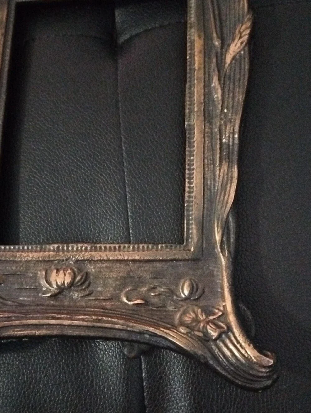 Art Nouveau Bronze-Tone Decorative Photo Frame